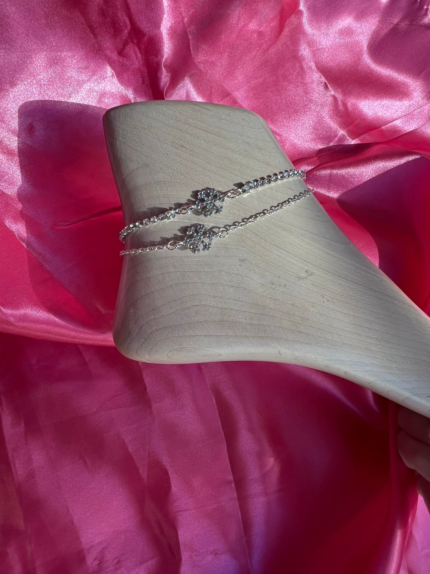 Snowflake anklet