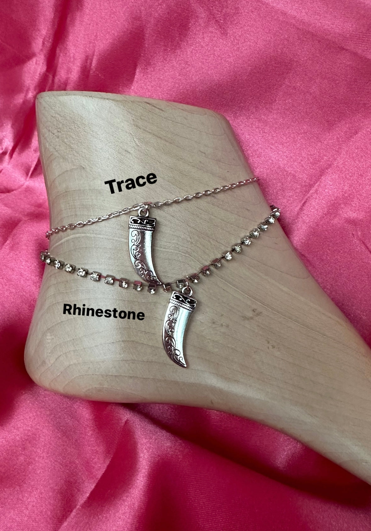Silver horn pendant anklet