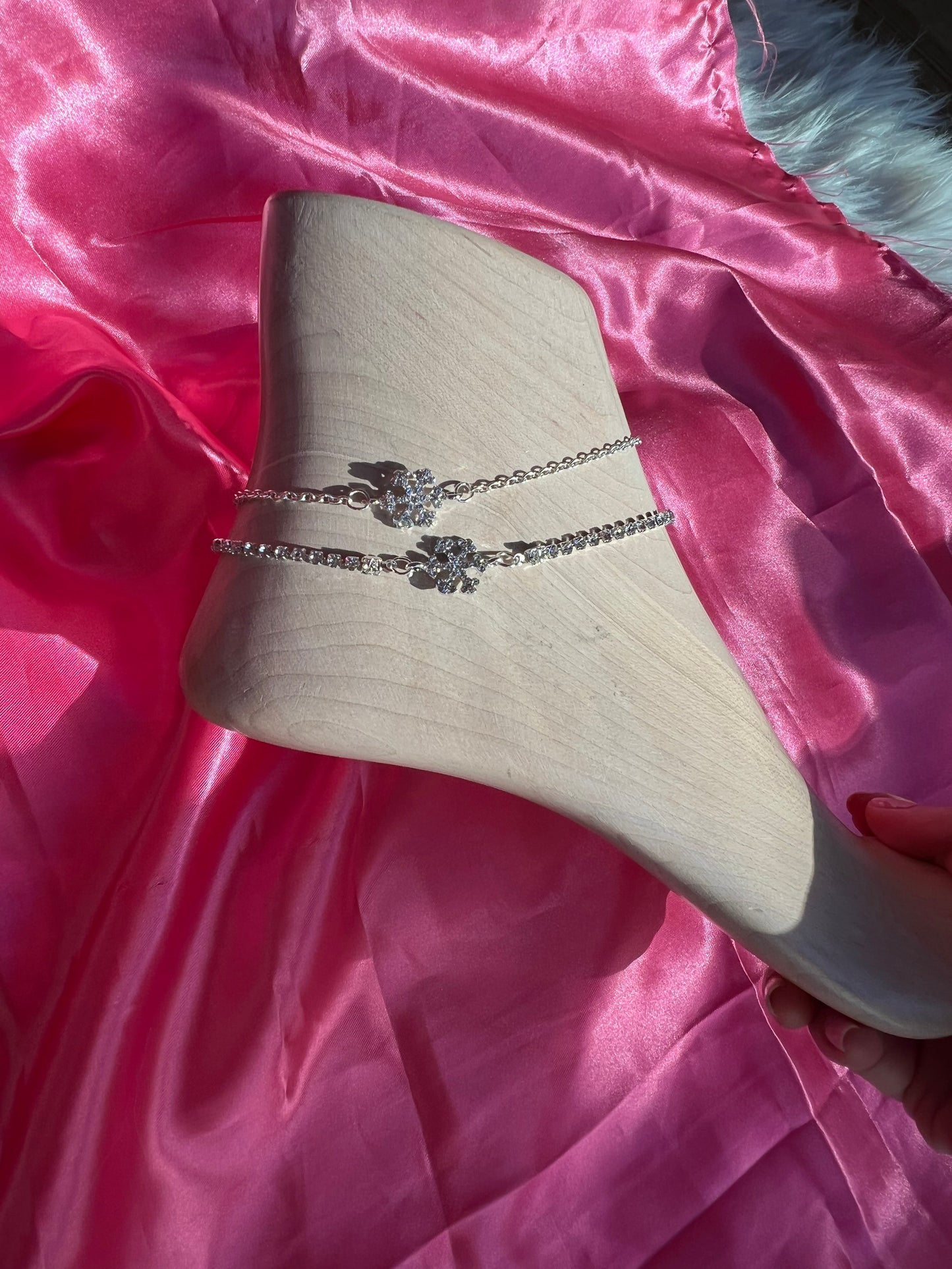 Snowflake anklet