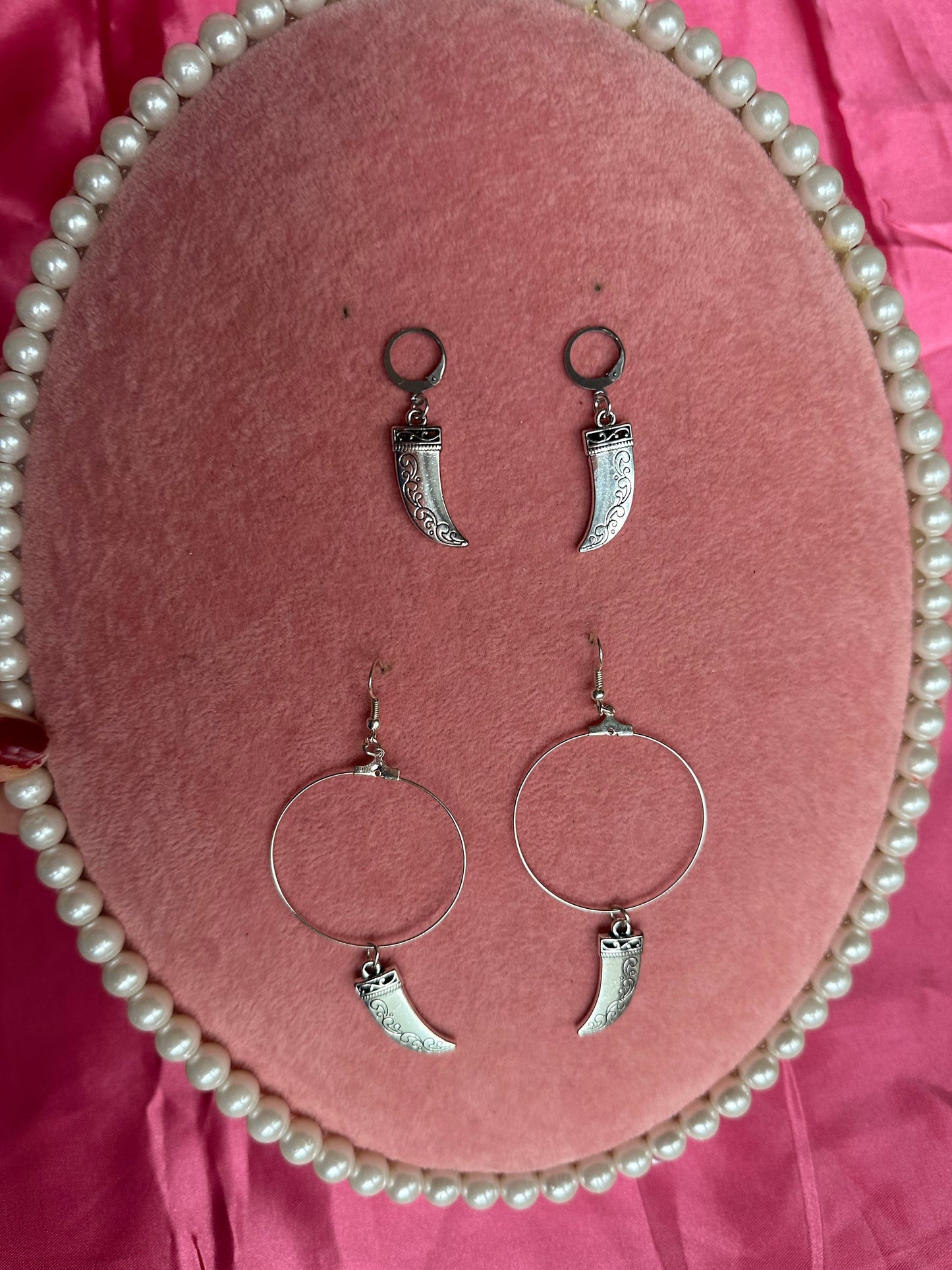 Horn pendant earrings