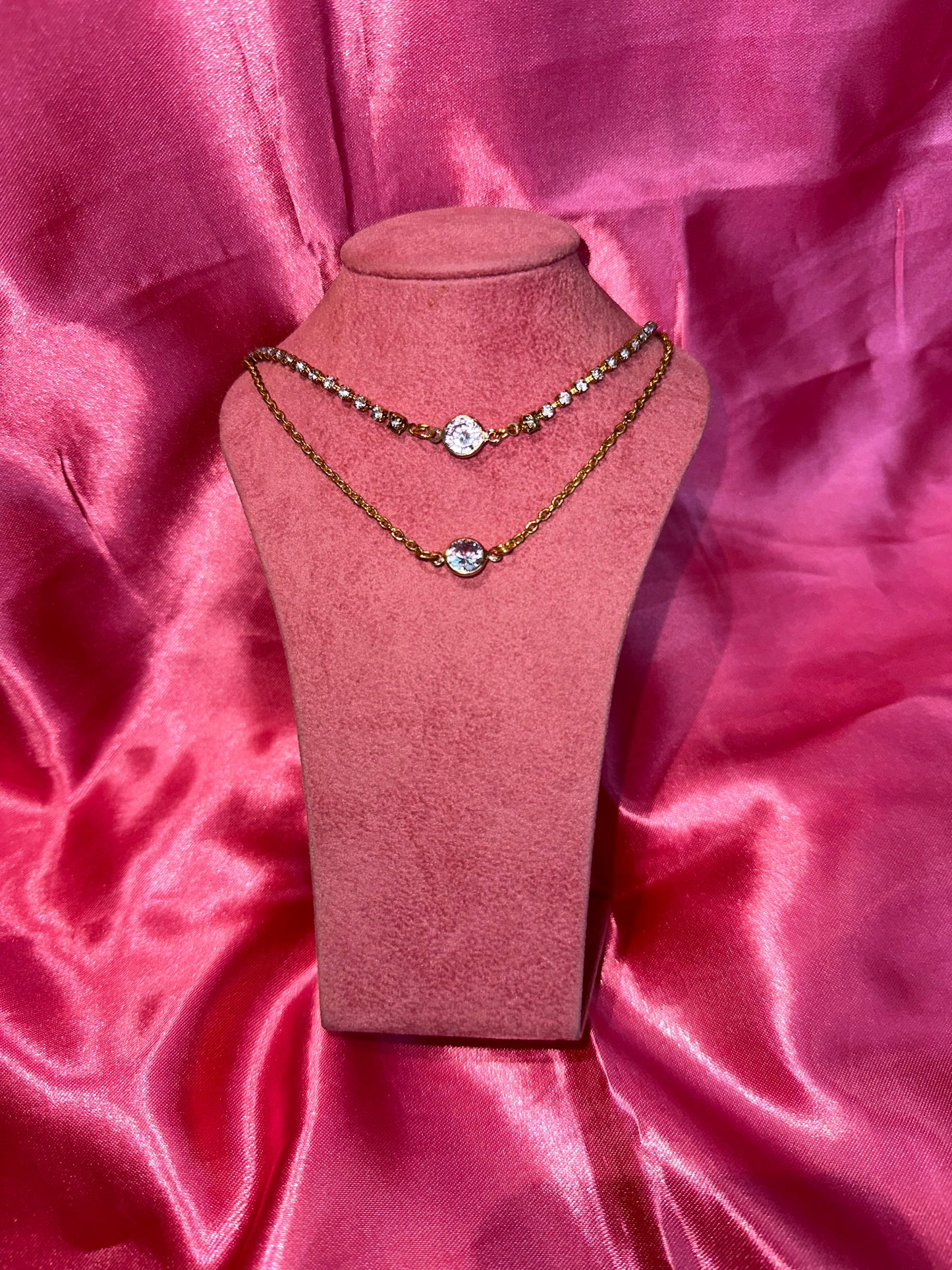 Small crystal pendant necklace