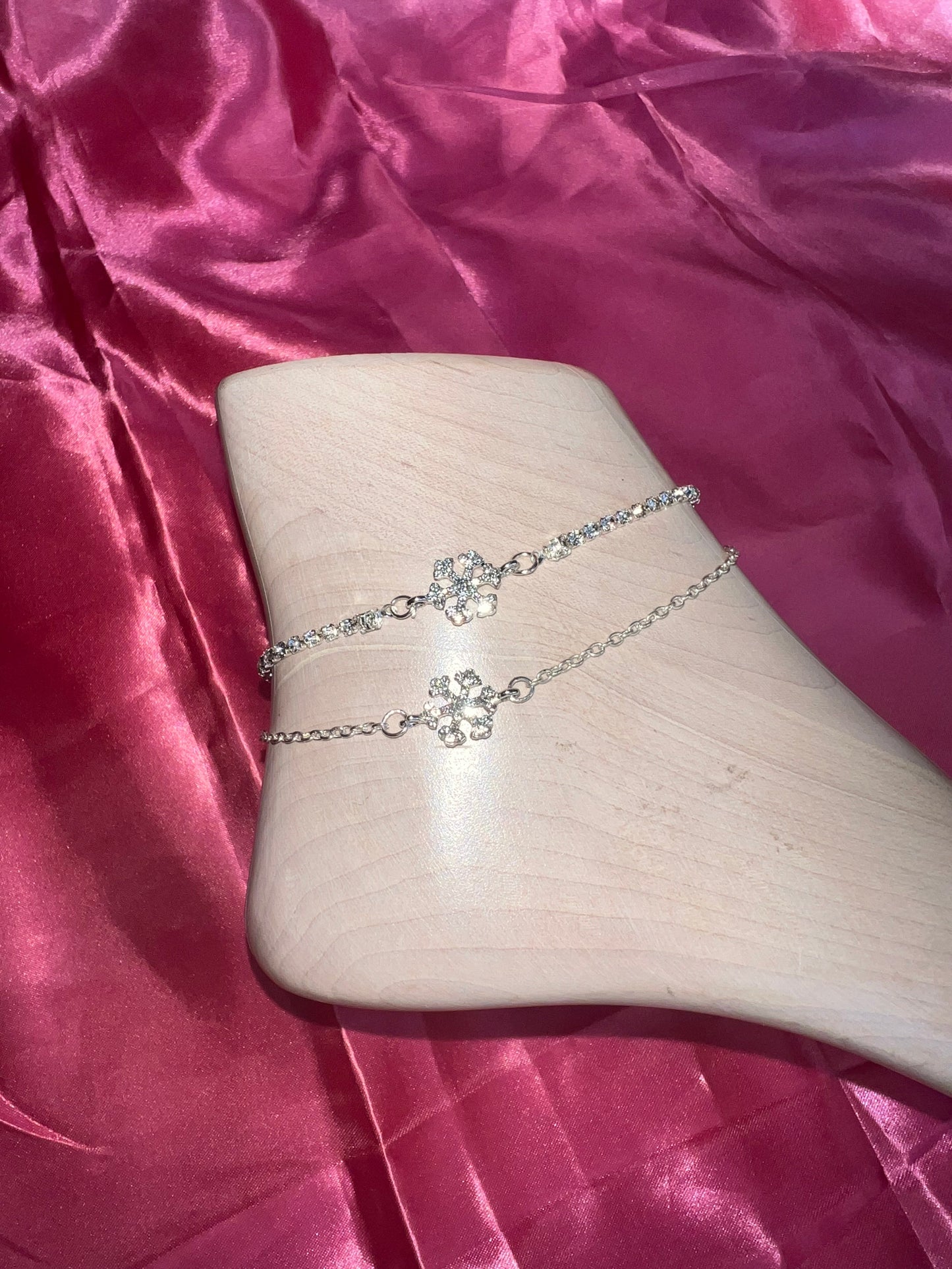Snowflake anklet