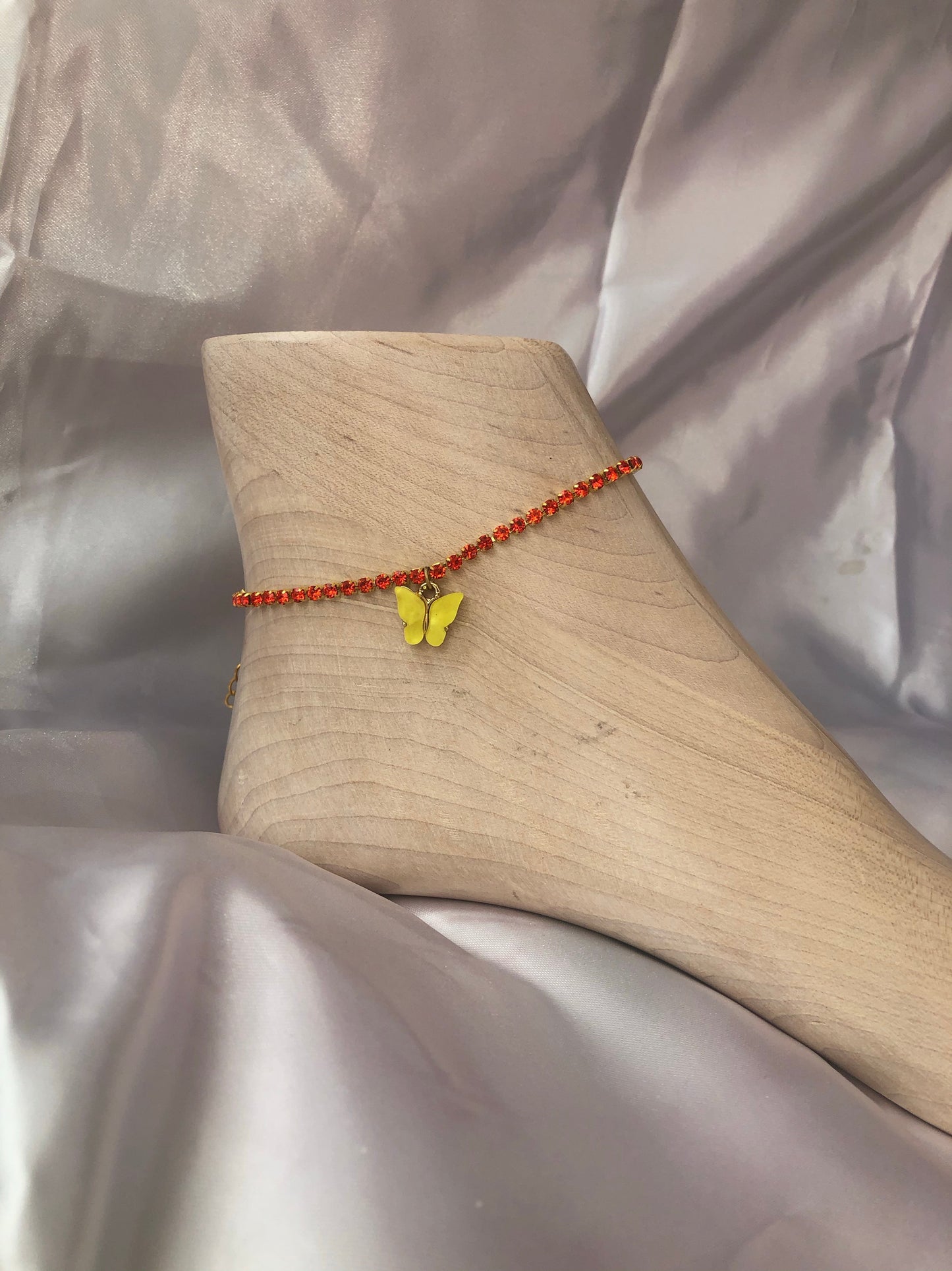 Rhinestone mariposa anklet