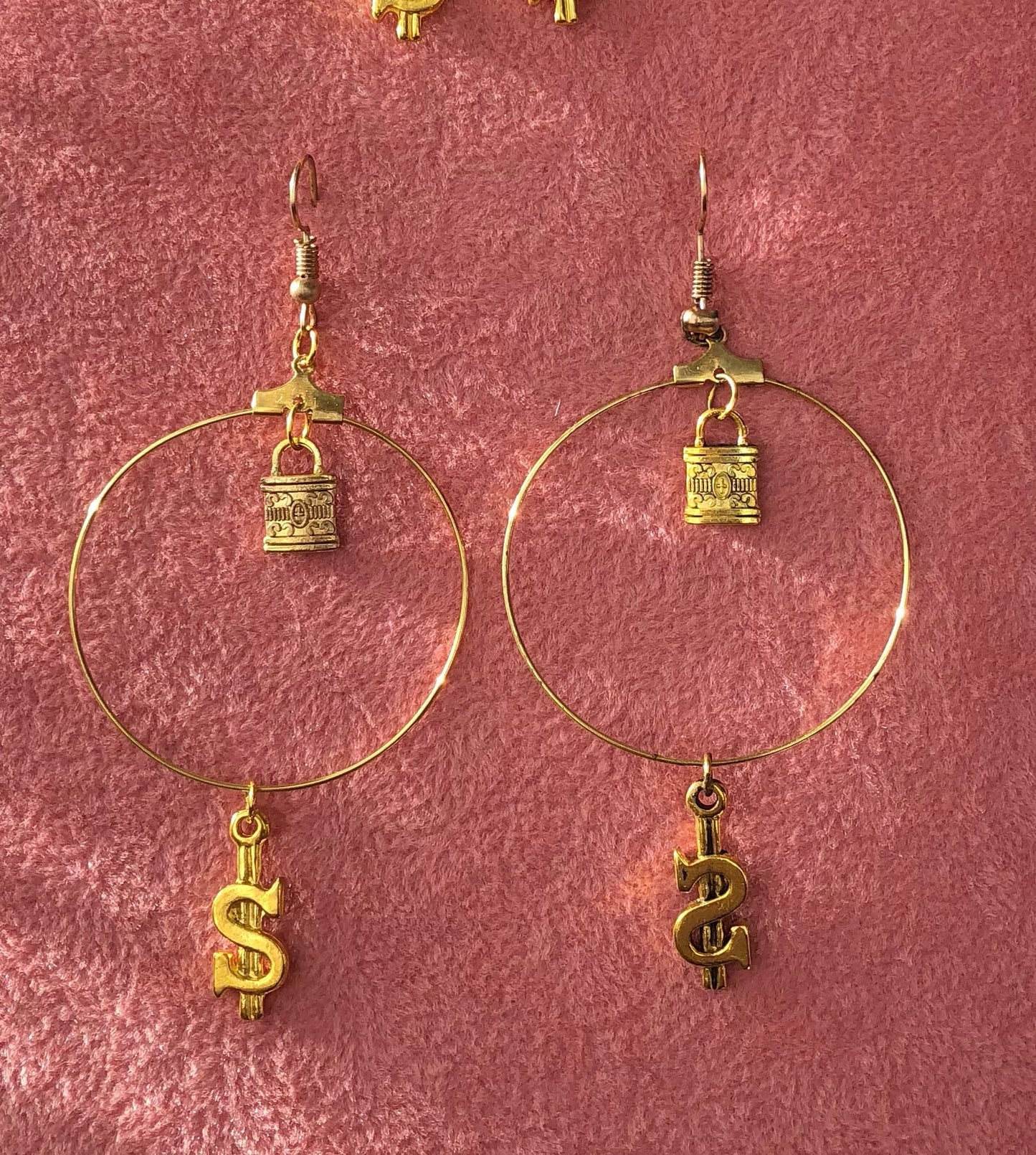 Secure the bag earrings