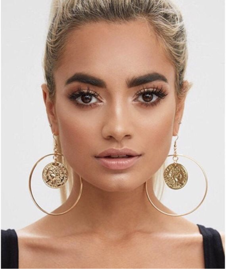 Coin middle hoop earrings