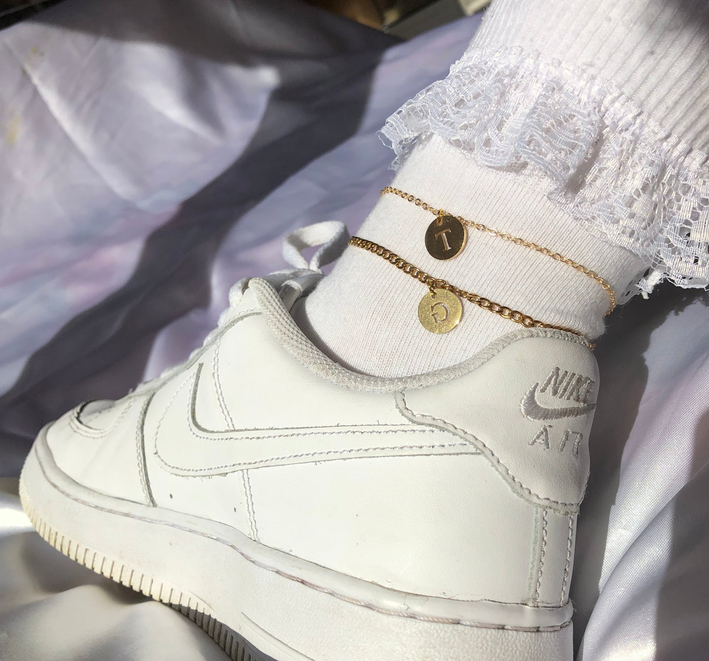 Circle letter anklet
