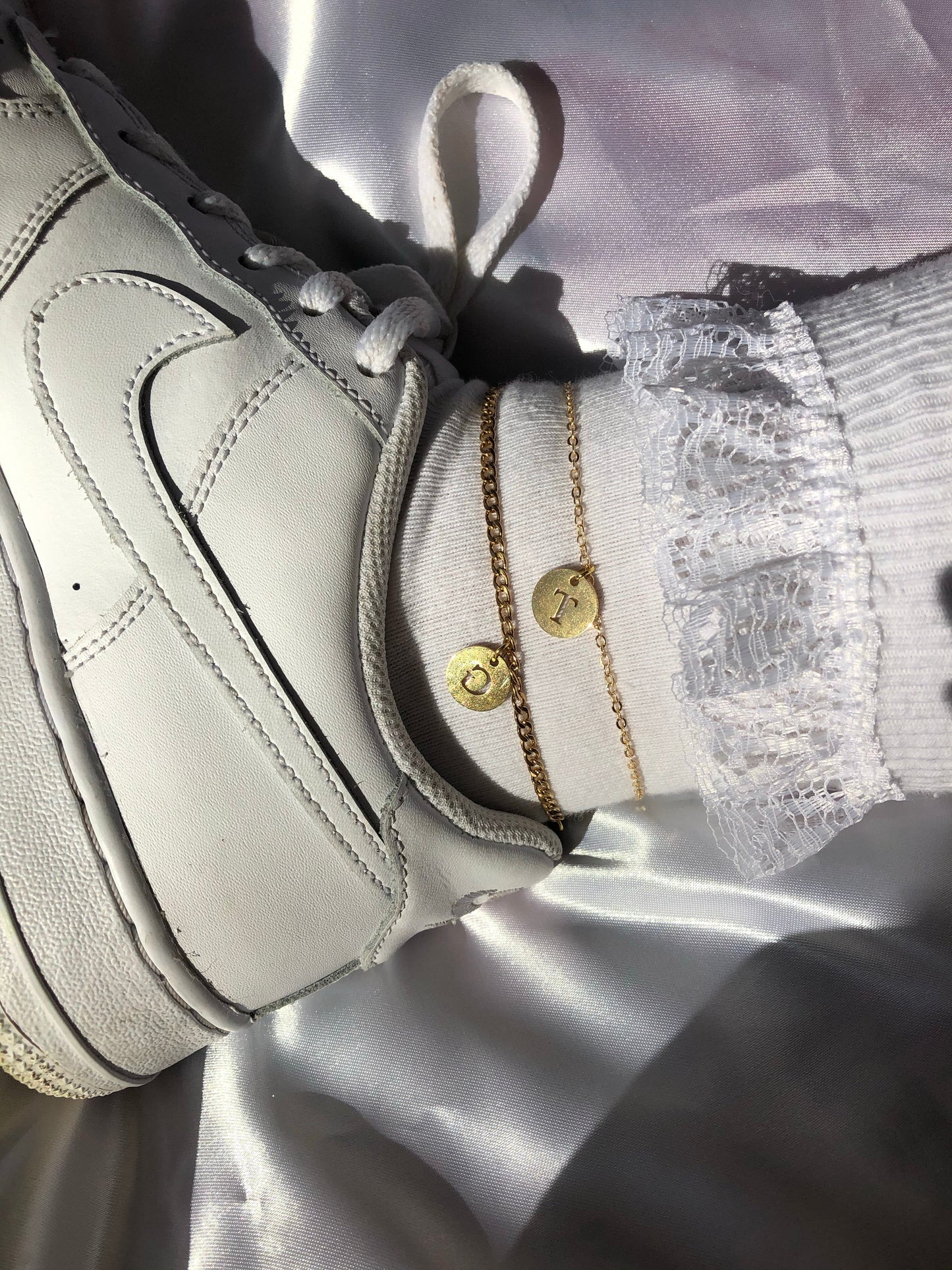 Circle letter anklet