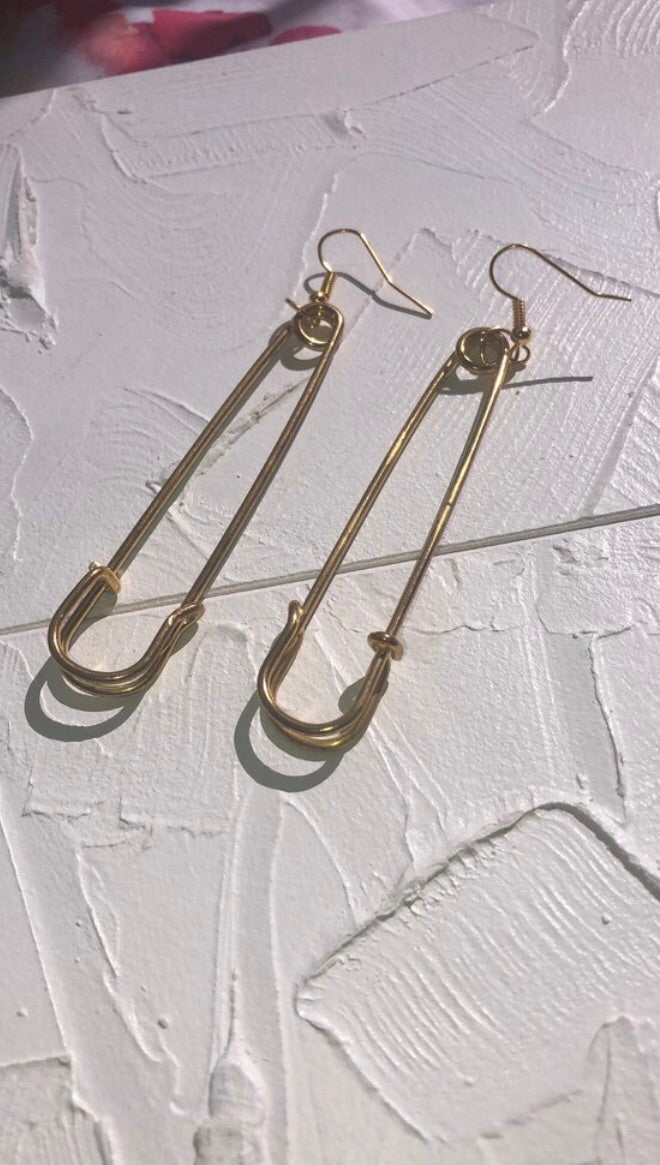Safety pin earrings - Icegoldbyvee