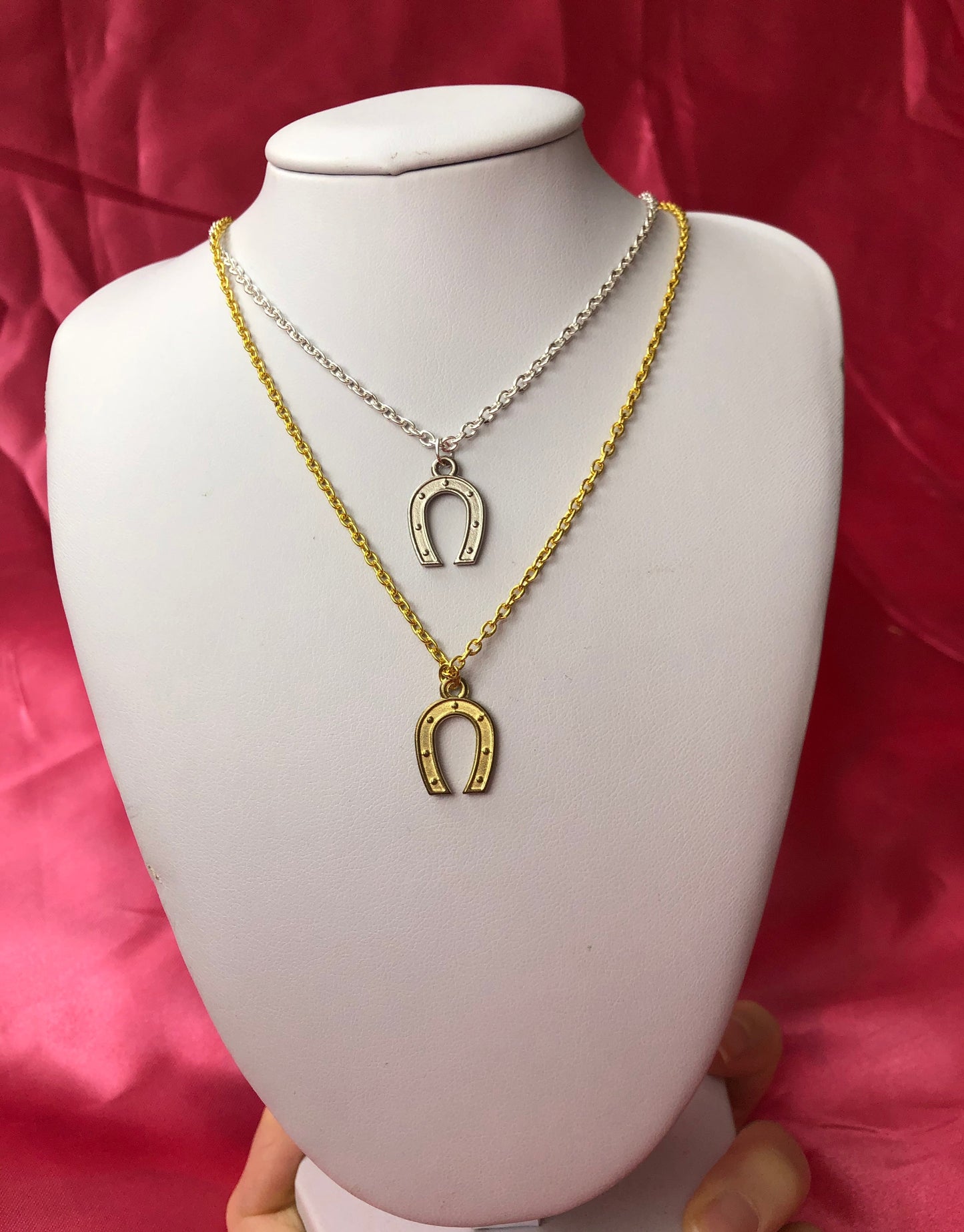 Horseshoe necklace