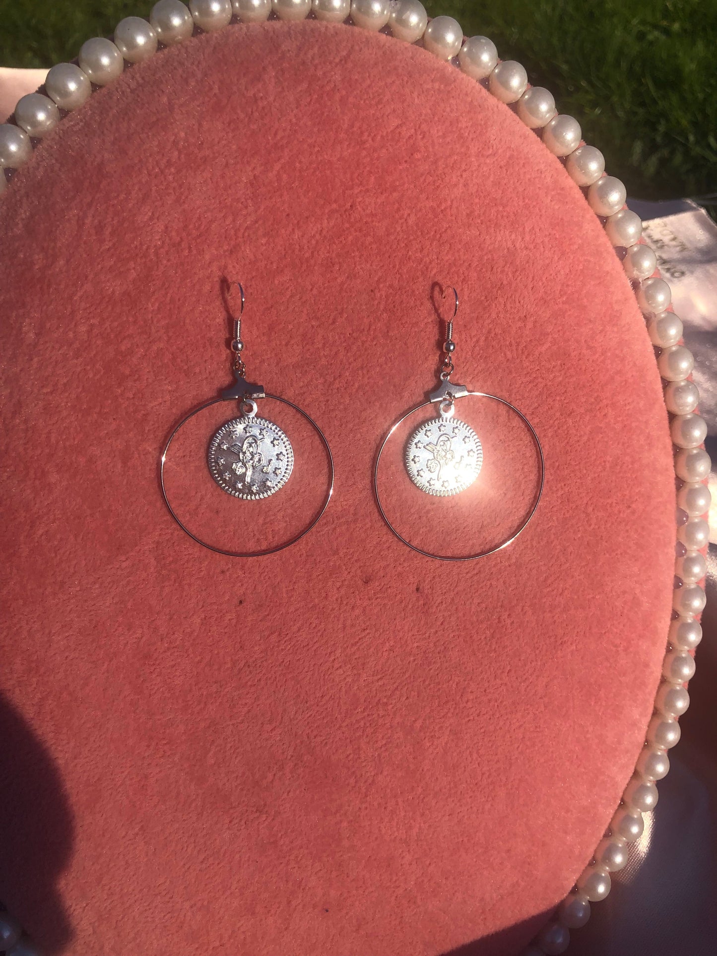 Coin middle hoop earrings