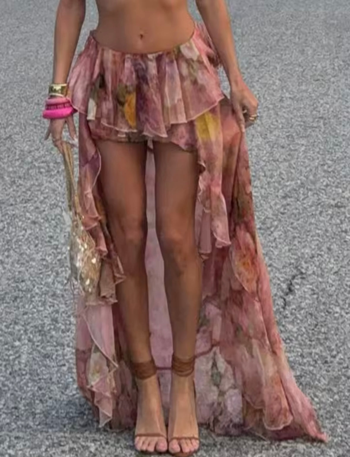 Asymmetric skirt