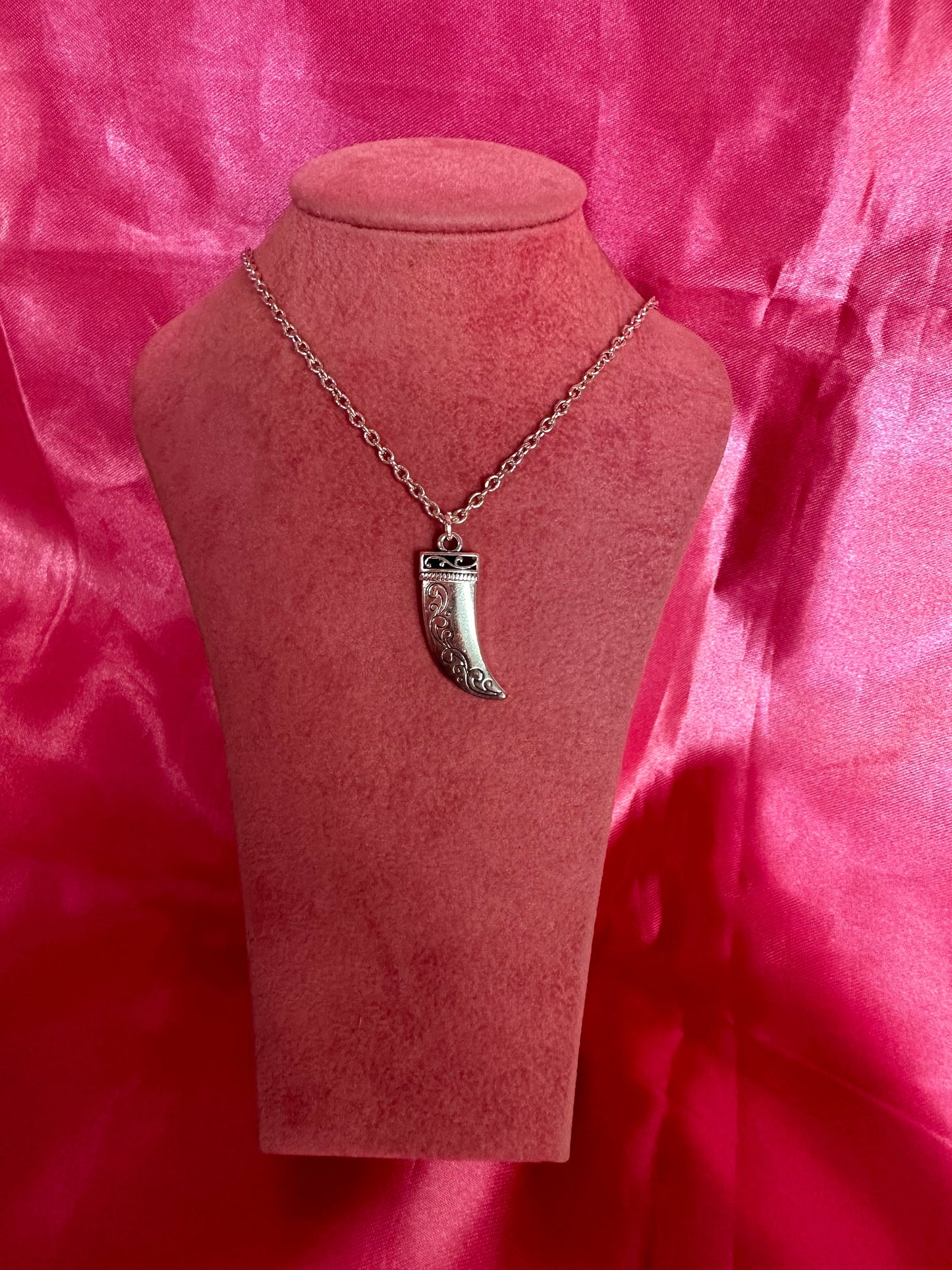 Silver horn necklace