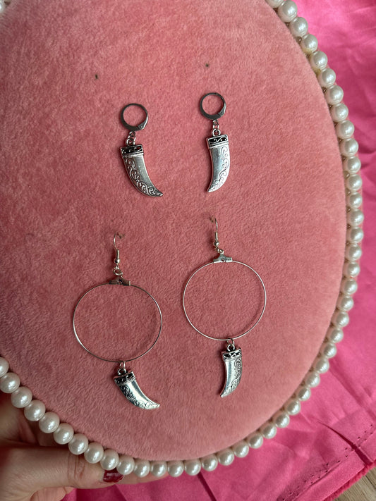 Horn pendant earrings