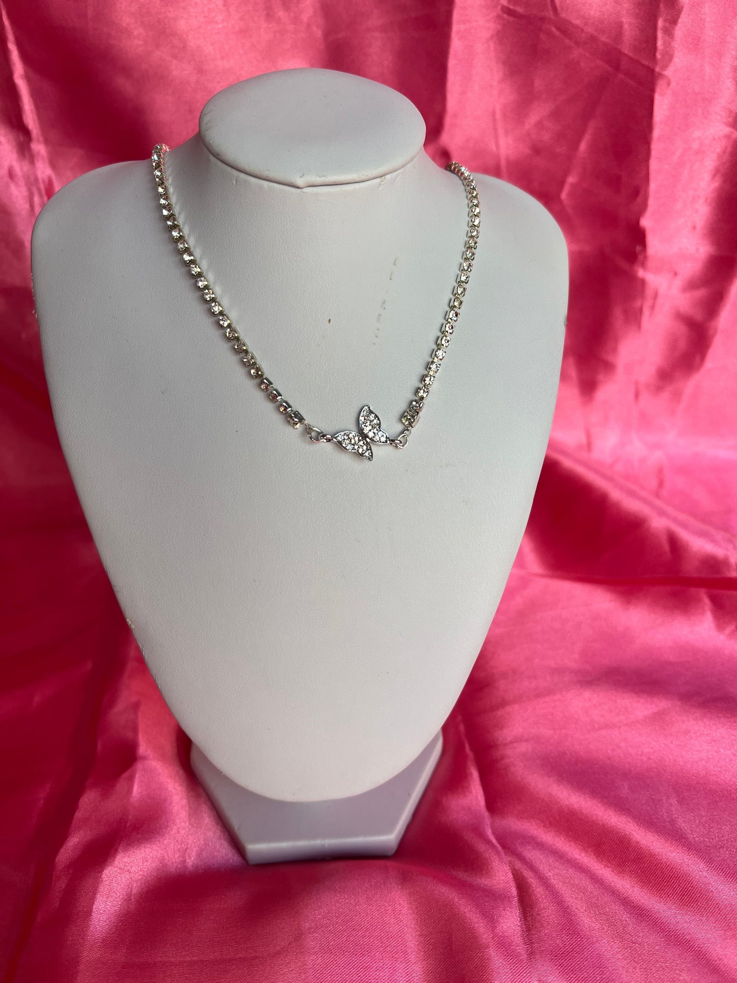 Dainty butterfly necklace