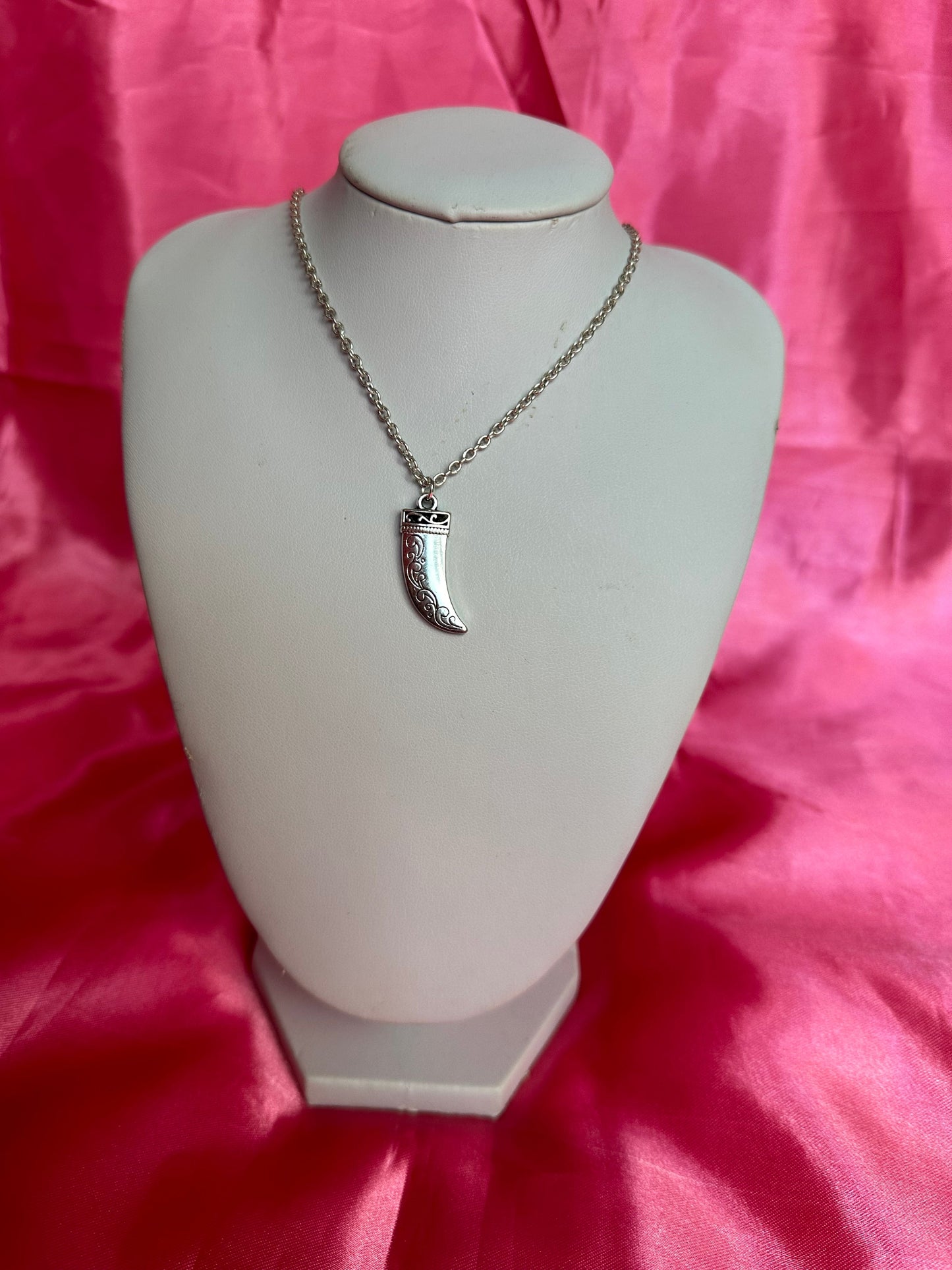 Silver horn necklace