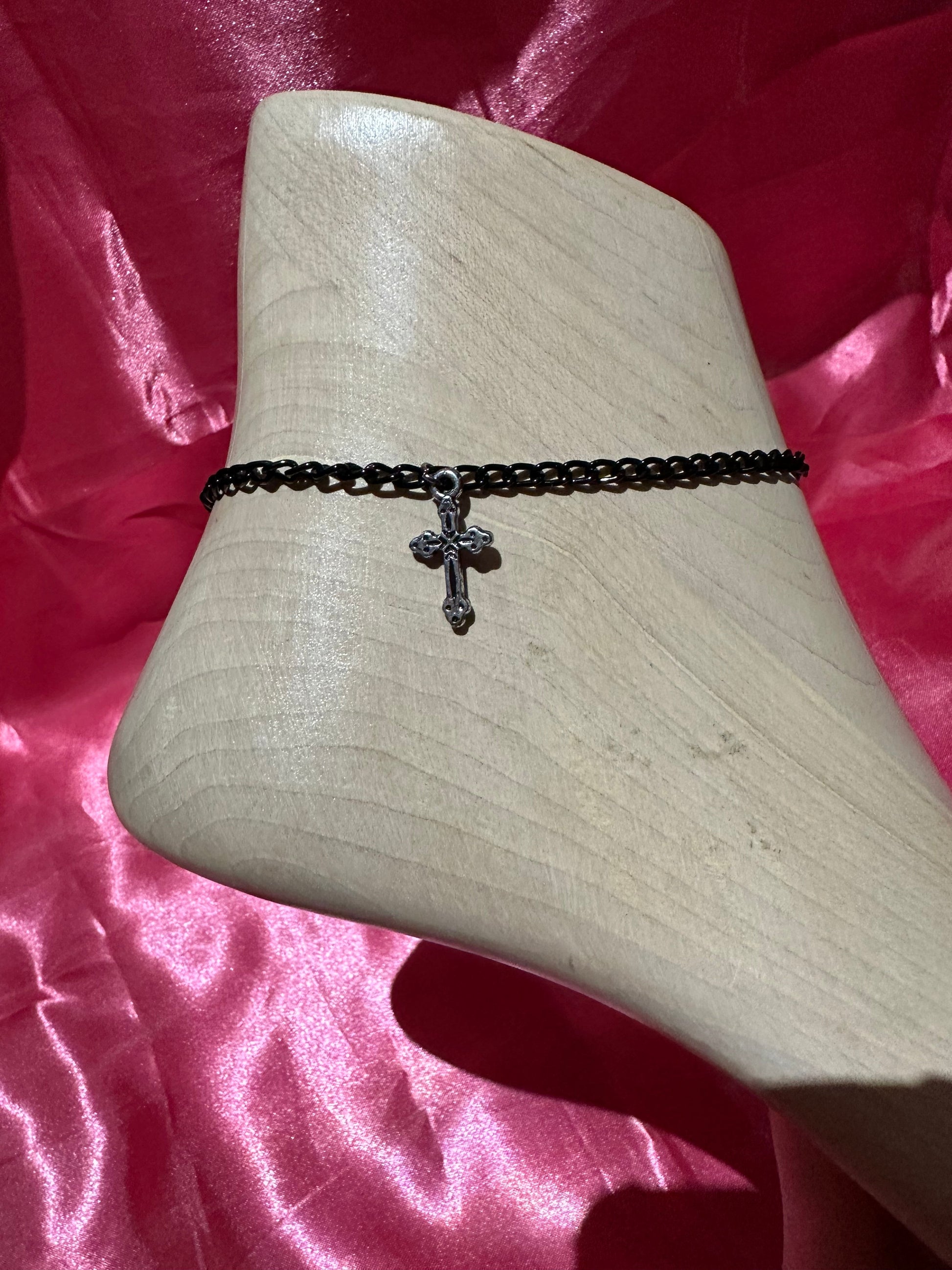 Icegoldbyvee cross anklet featuring a delicate chain and small cross pendant, perfect for adding subtle style to your ankle.