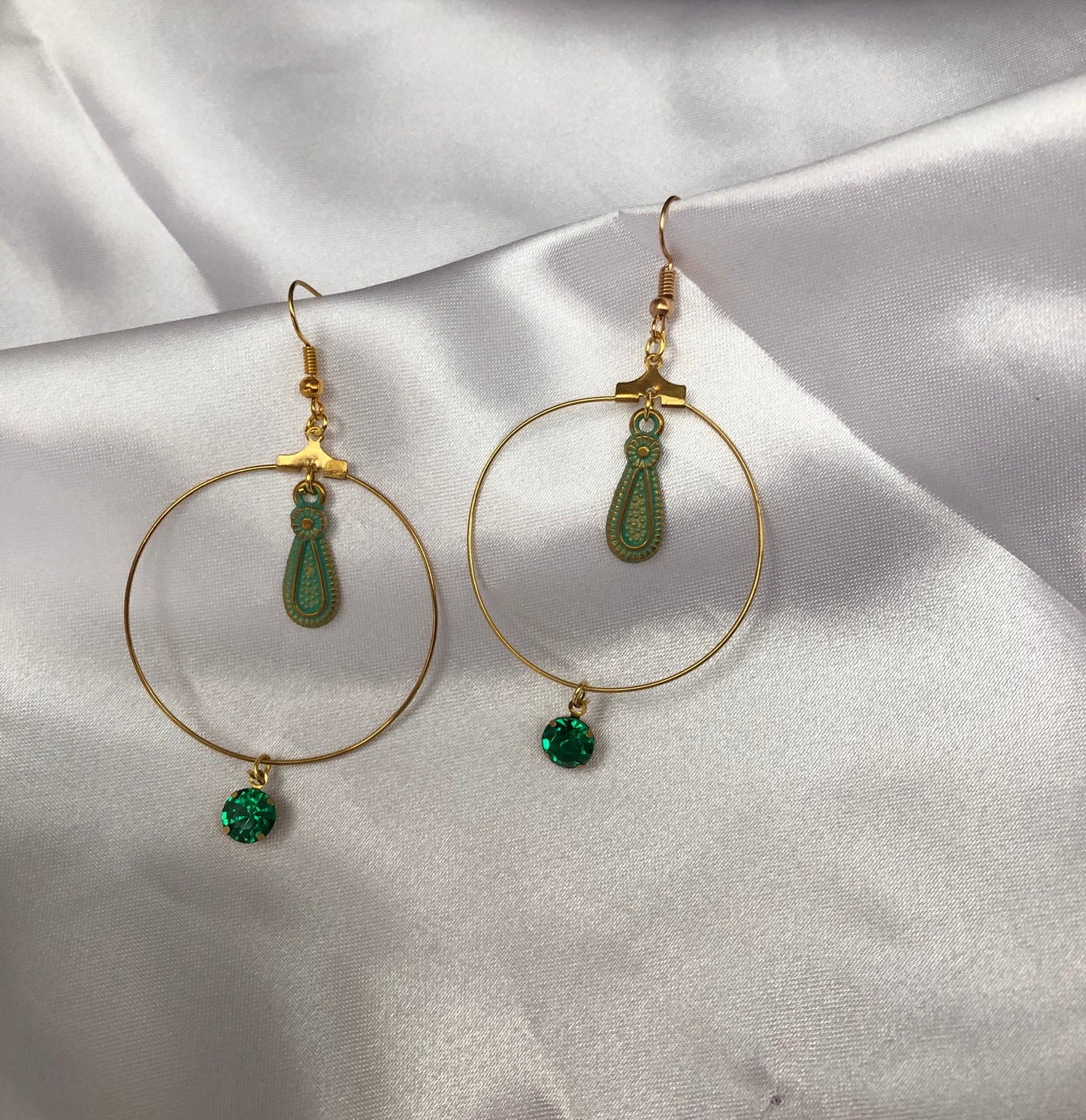 Crystal textured pendant earrings