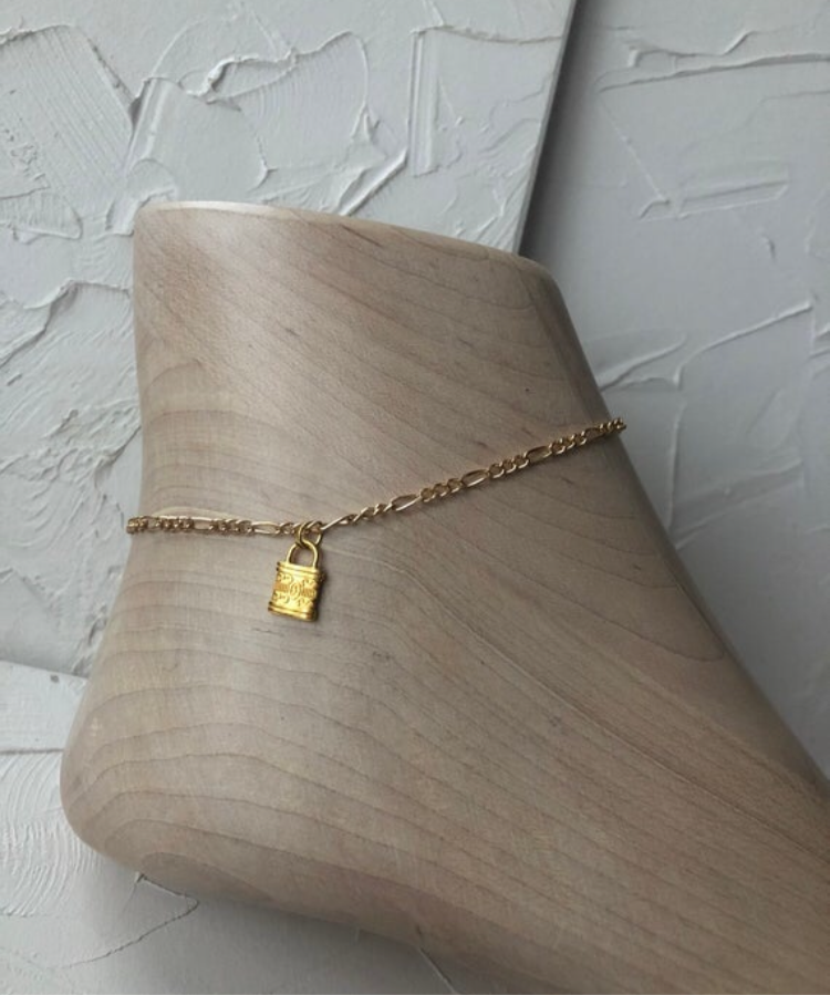 Lock pendant anklet
