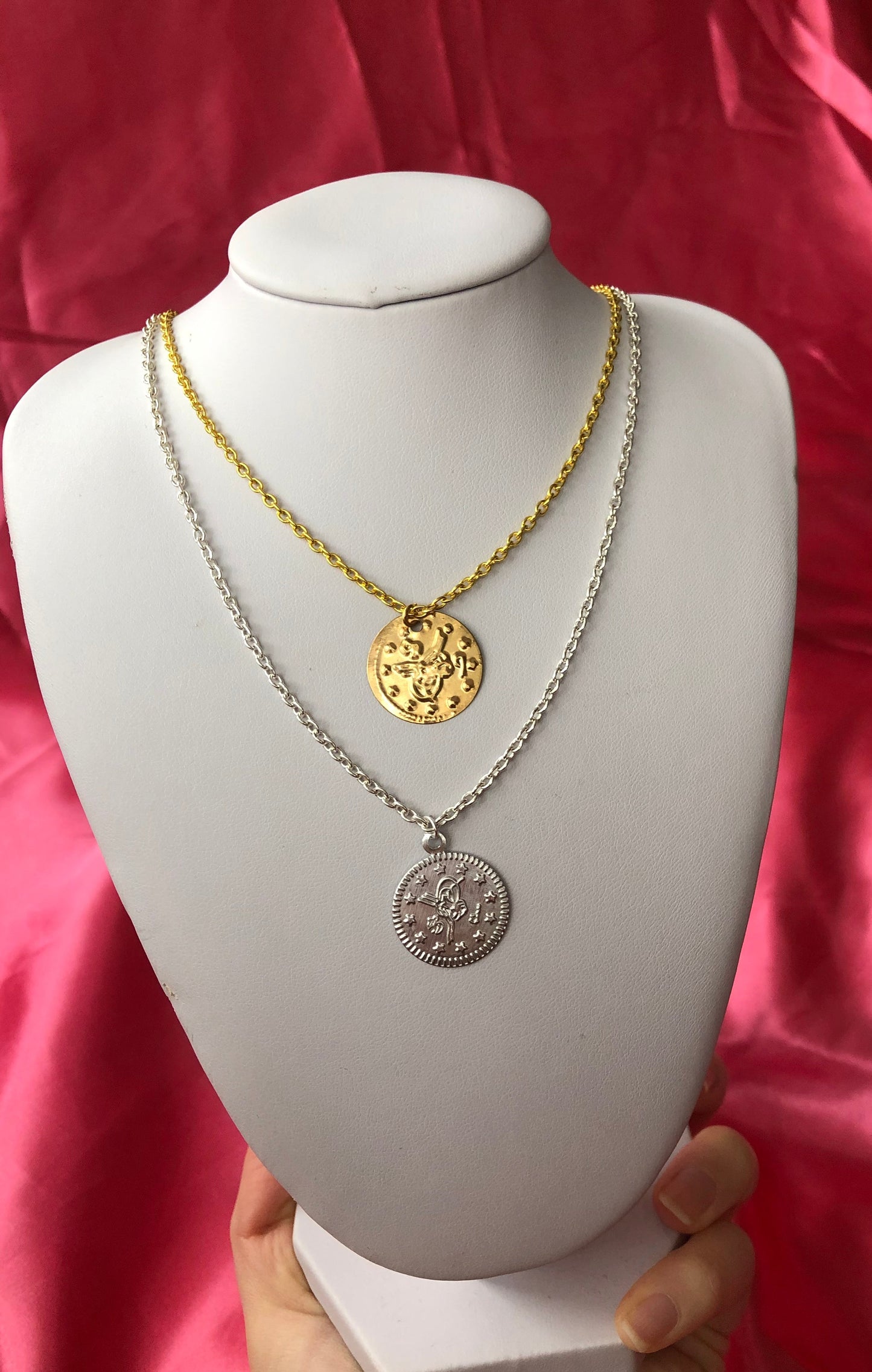Coin pendant chain