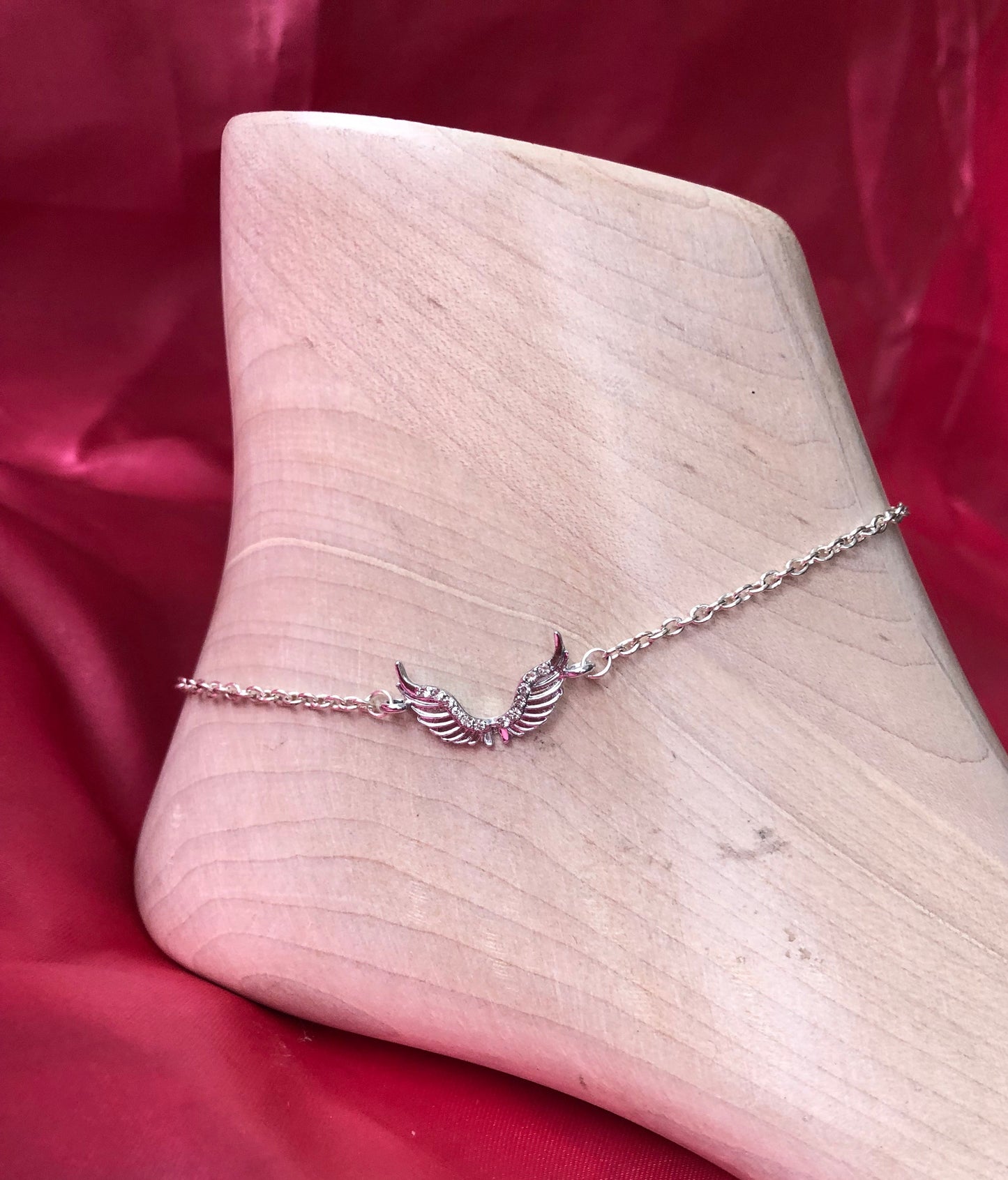 Crystal wings pendant anklet