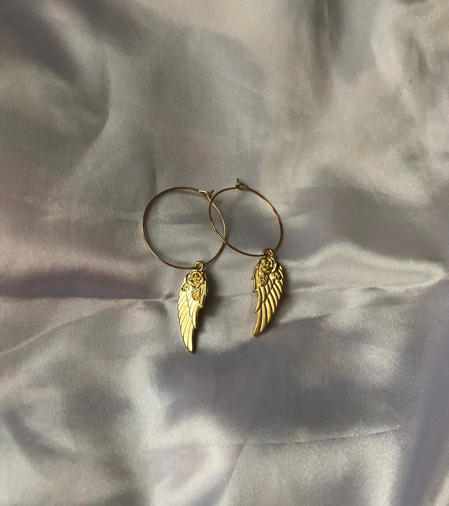 Wing hoops