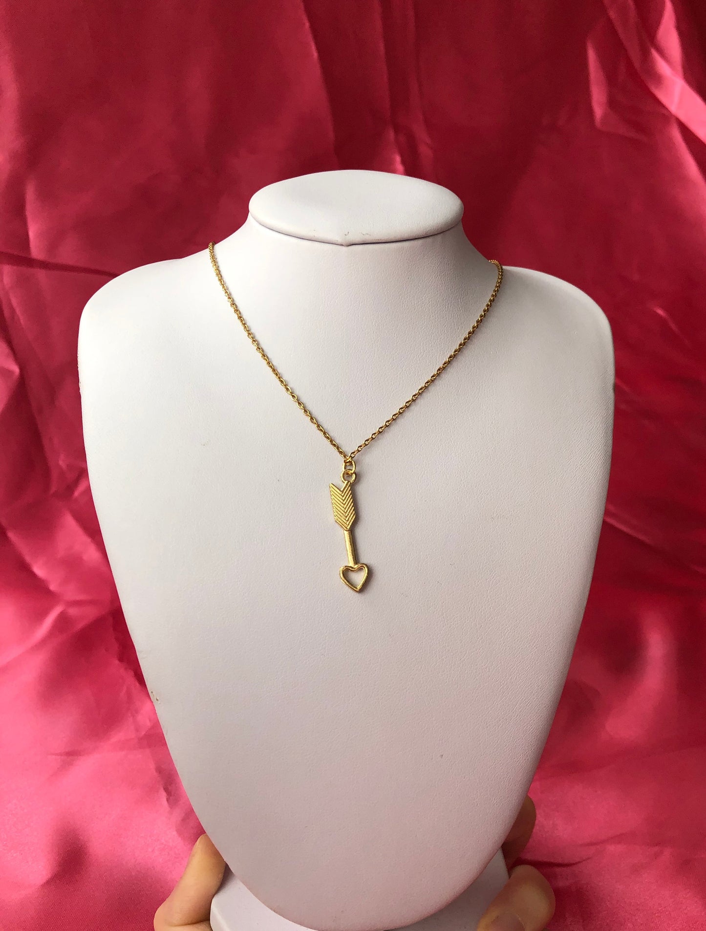 Love arrow necklace
