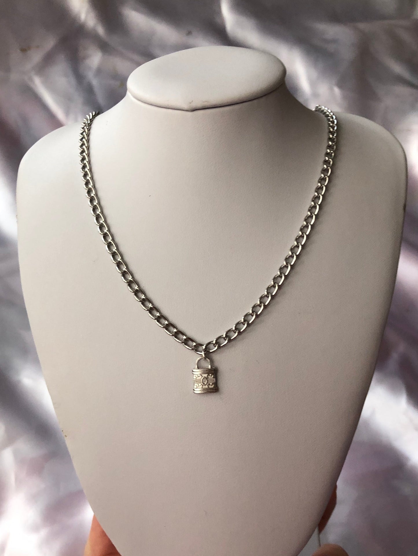 Lock pendant necklace