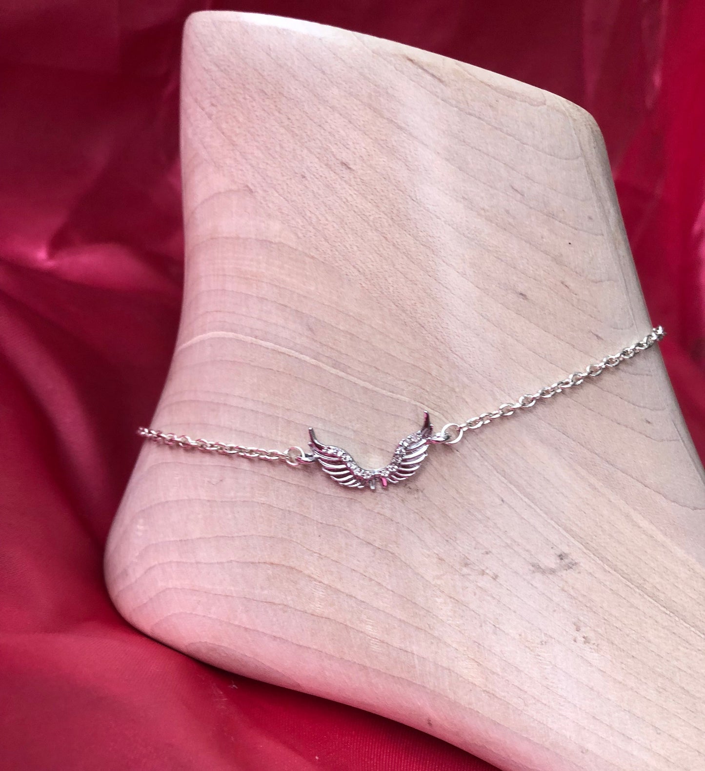 Crystal wings pendant anklet