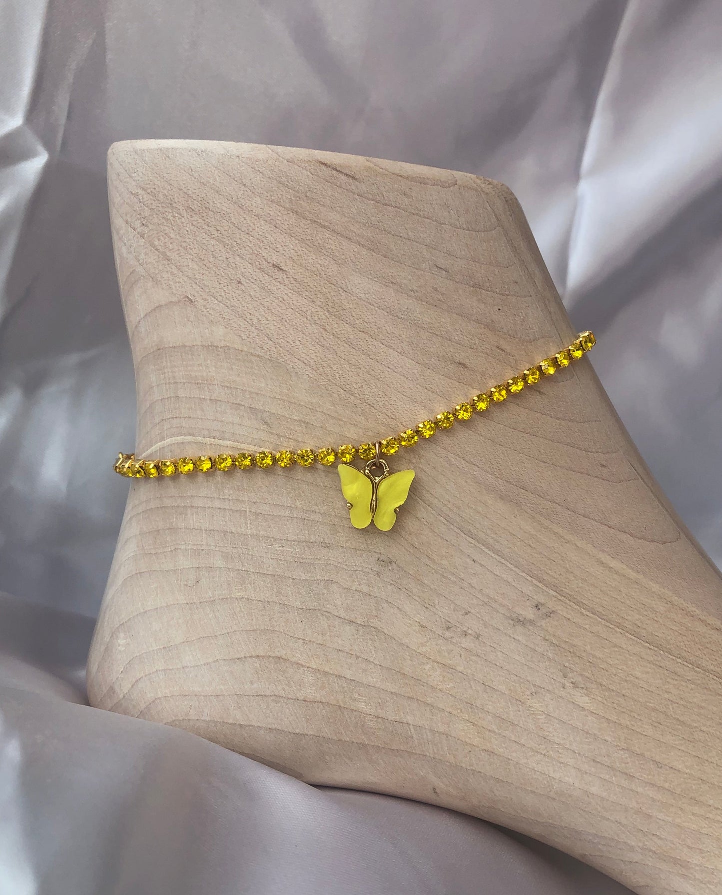 Rhinestone mariposa anklet