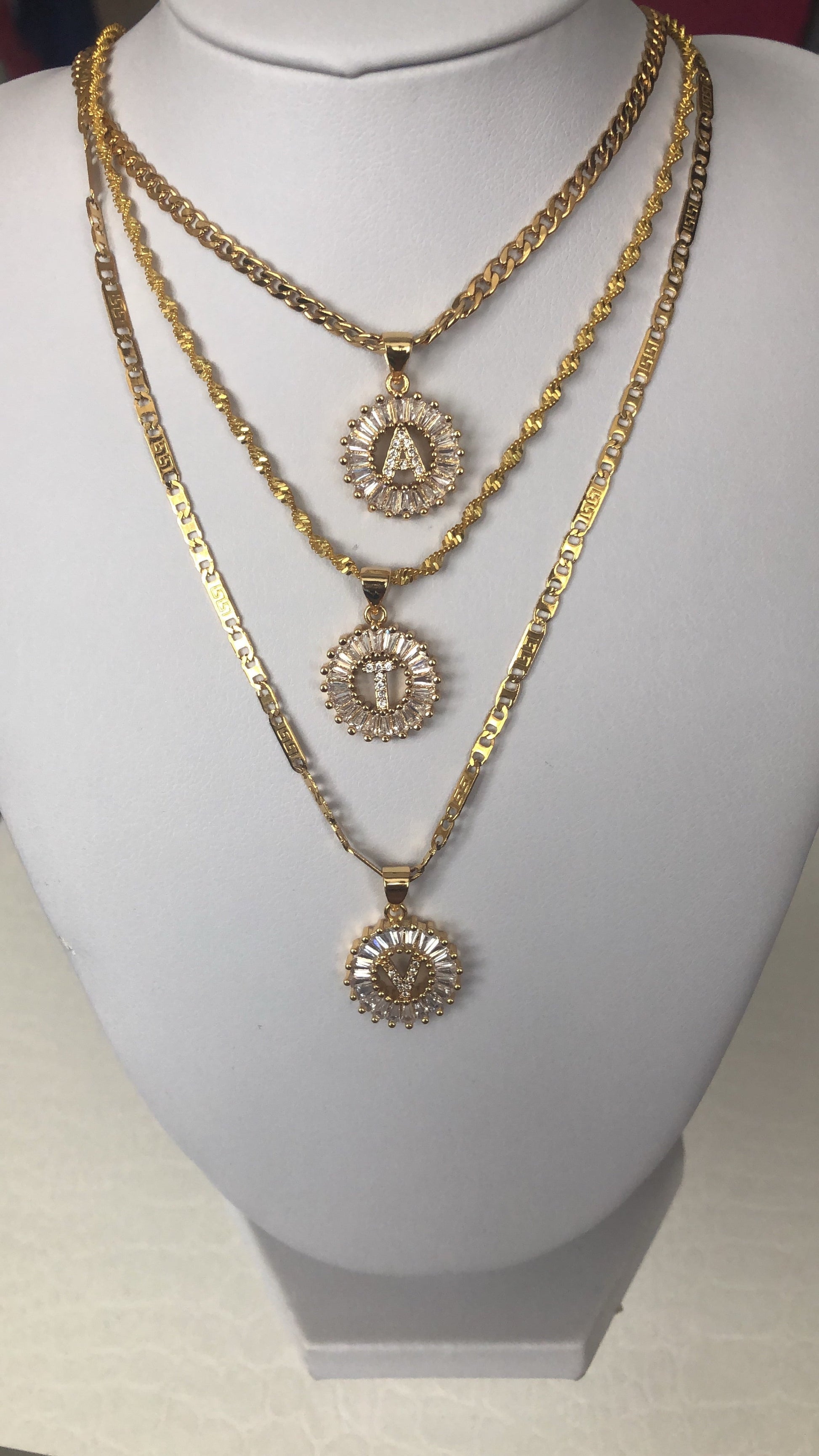 Round initial necklace - Icegoldbyvee
