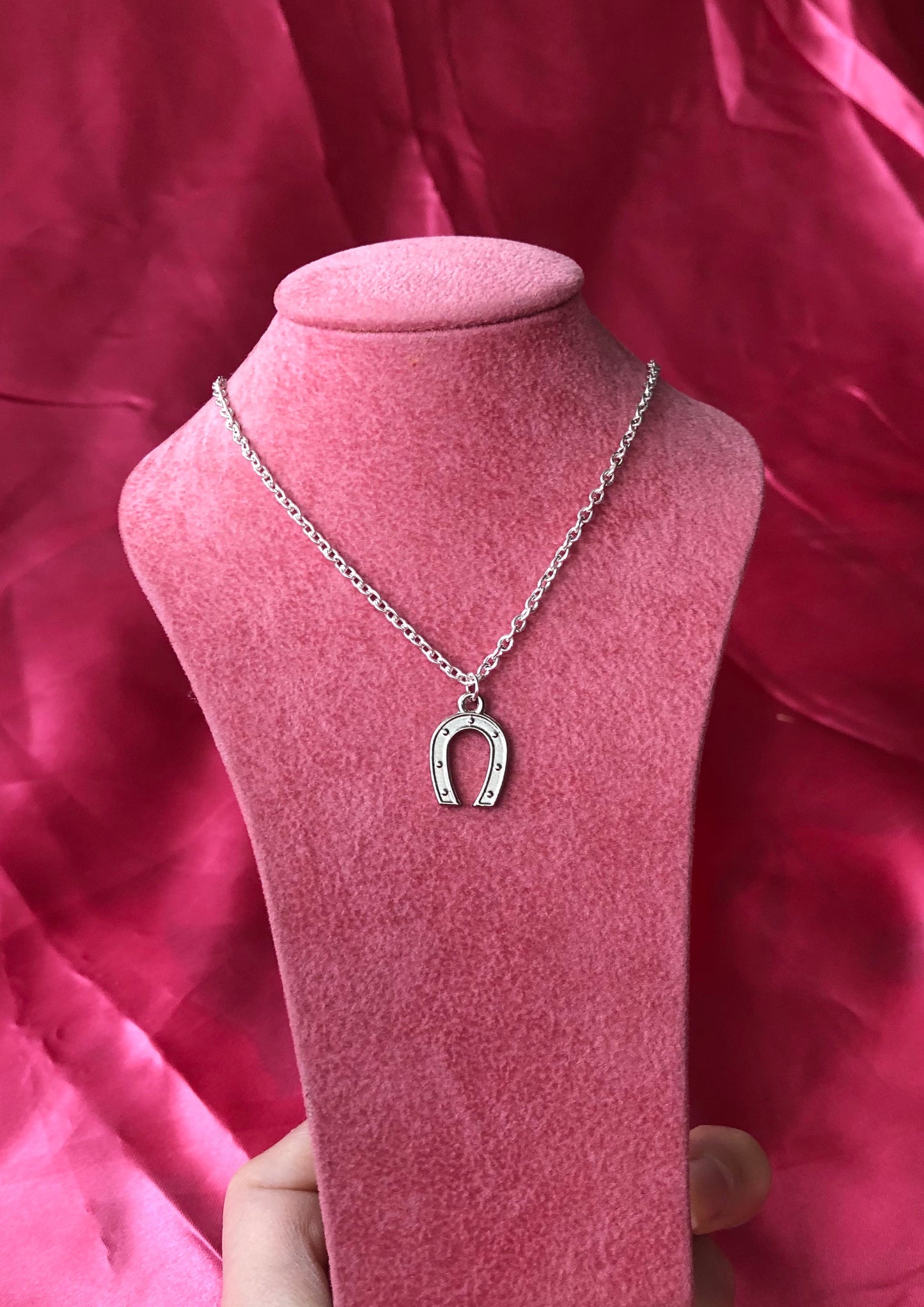 Horseshoe necklace