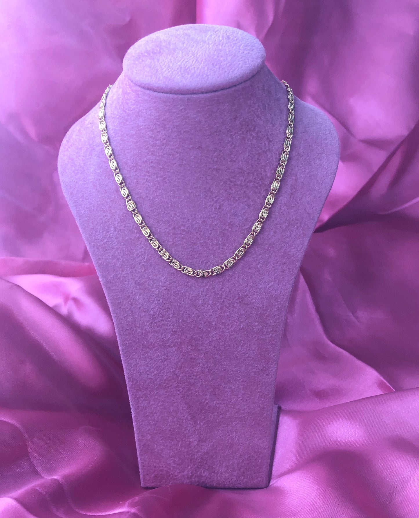 Link chain necklace