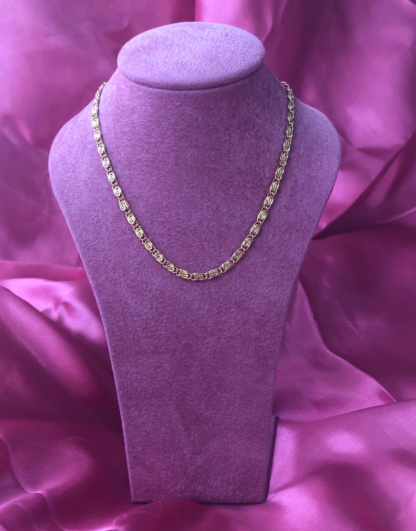 Link chain necklace