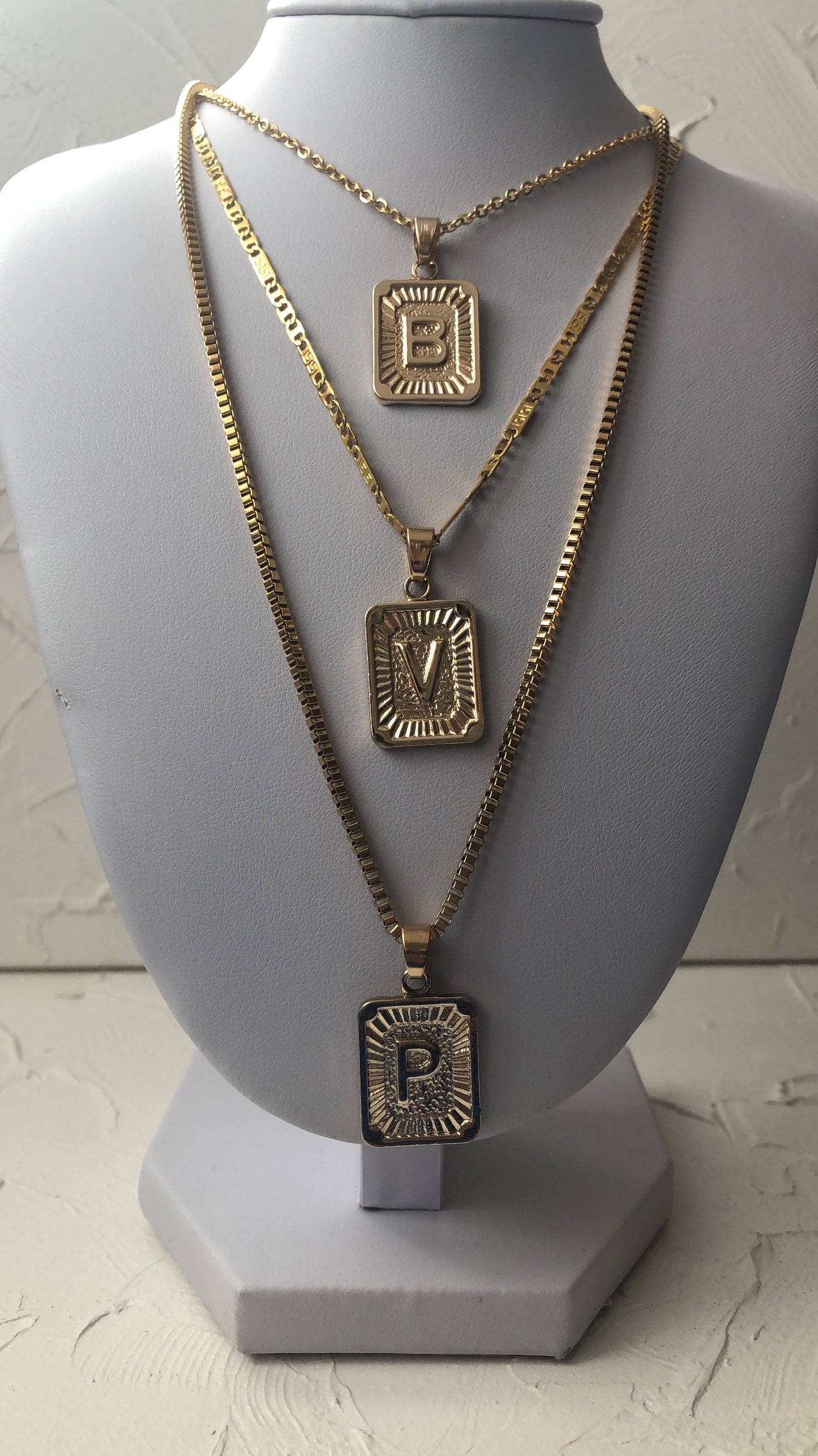 Letter pendant necklace - Icegoldbyvee