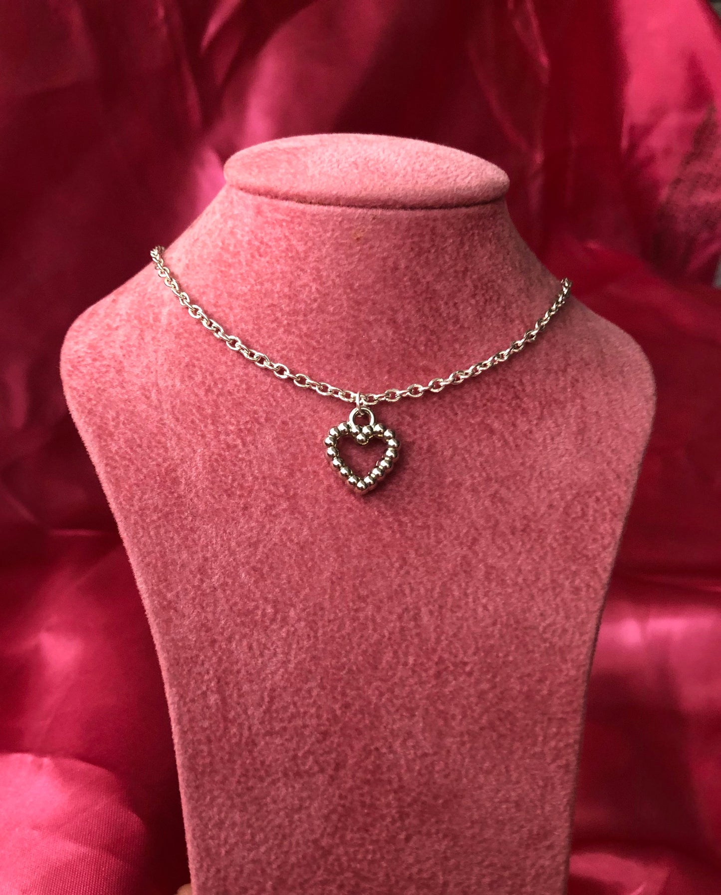 Silver heart pendant necklace