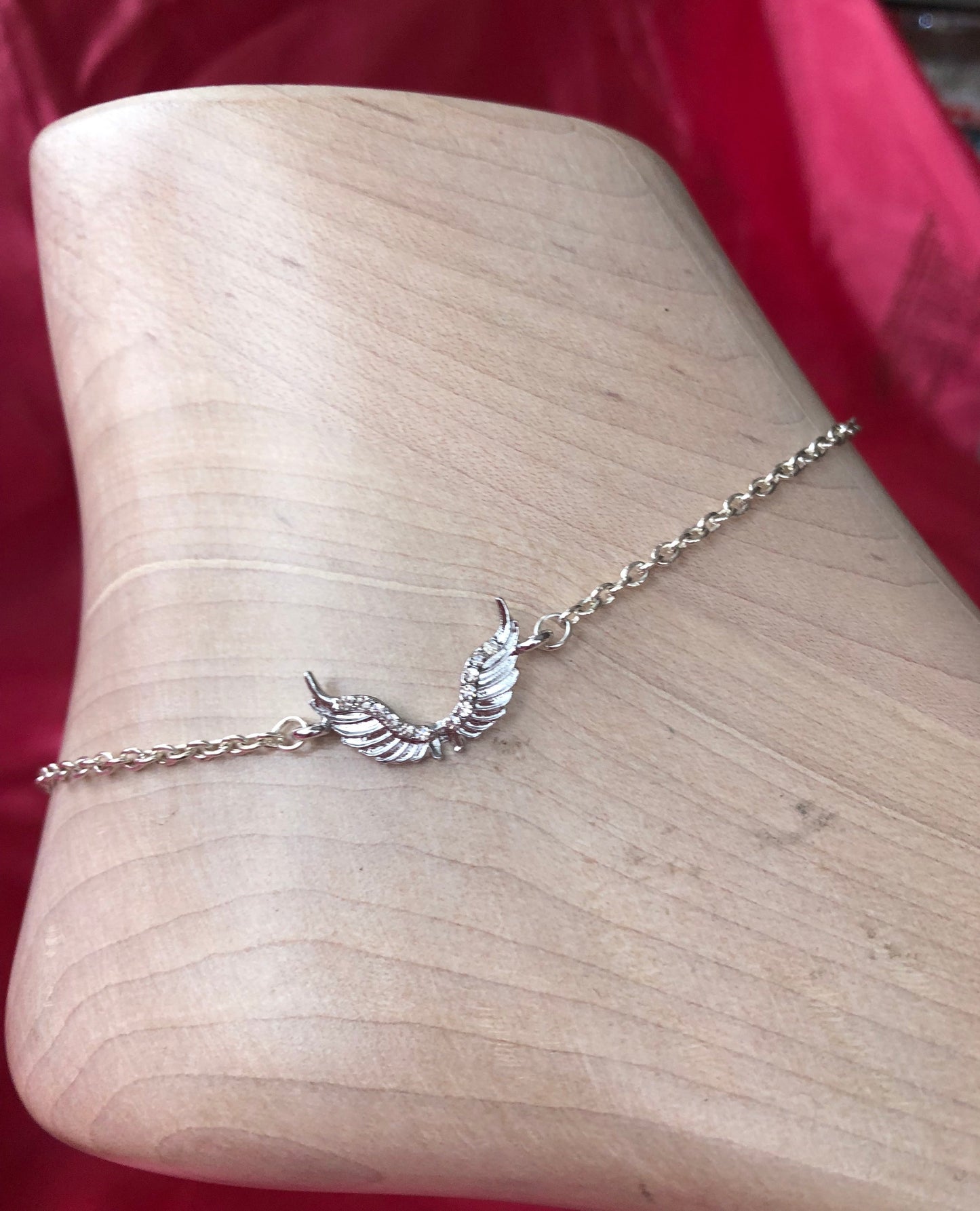 Crystal wings pendant anklet