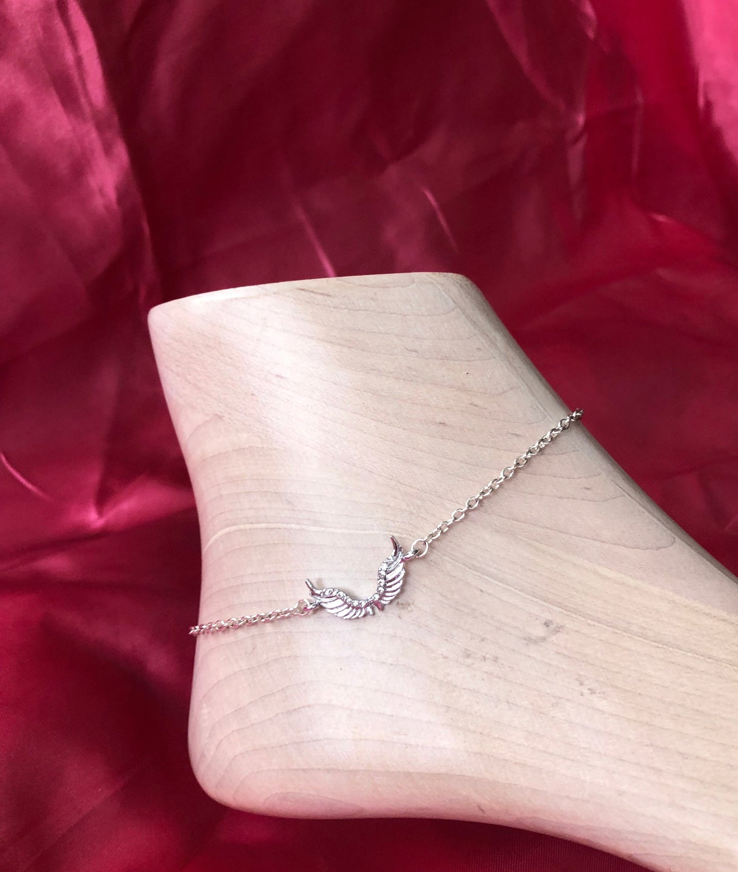 Crystal wings pendant anklet