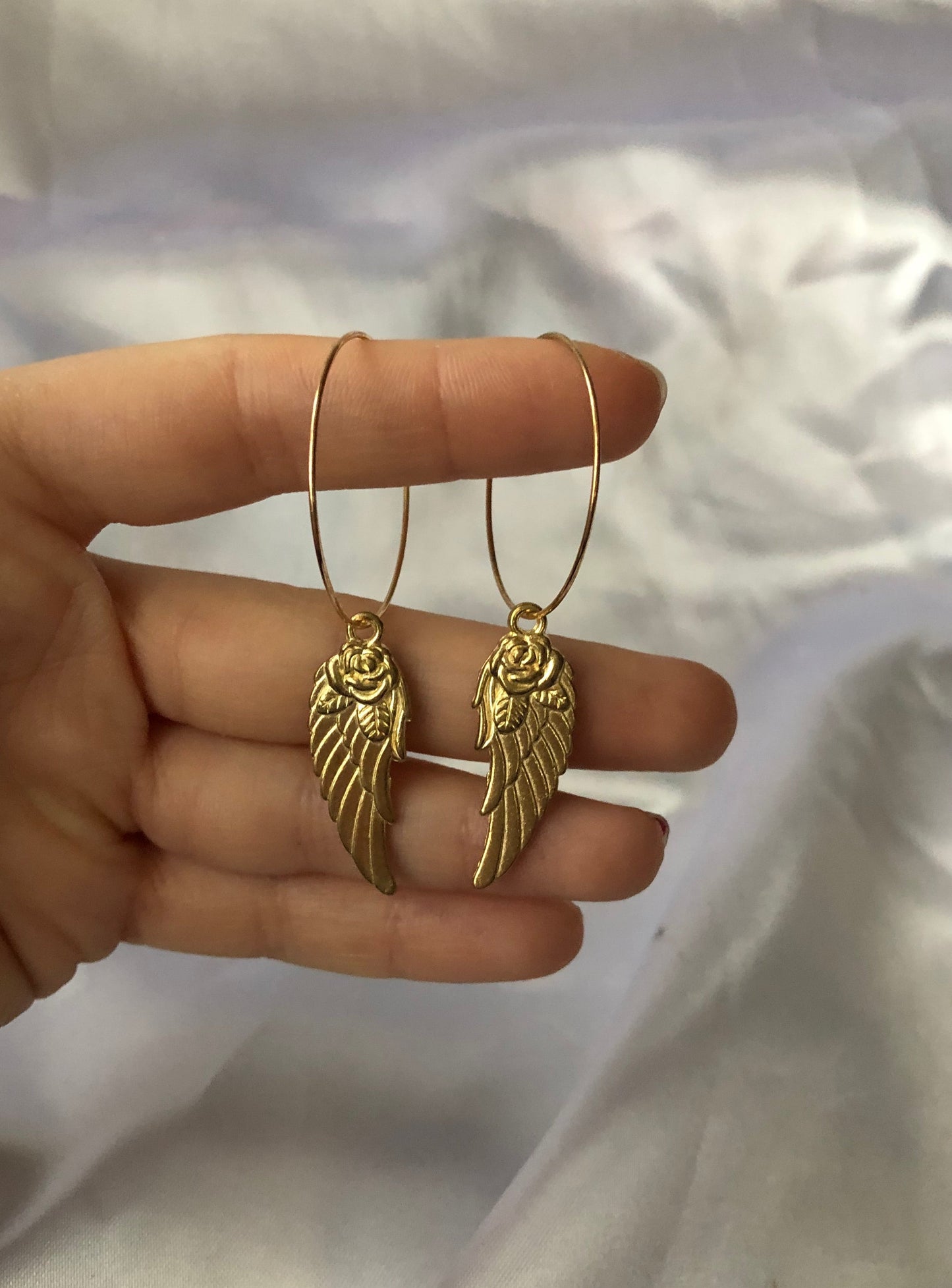 Wing hoops