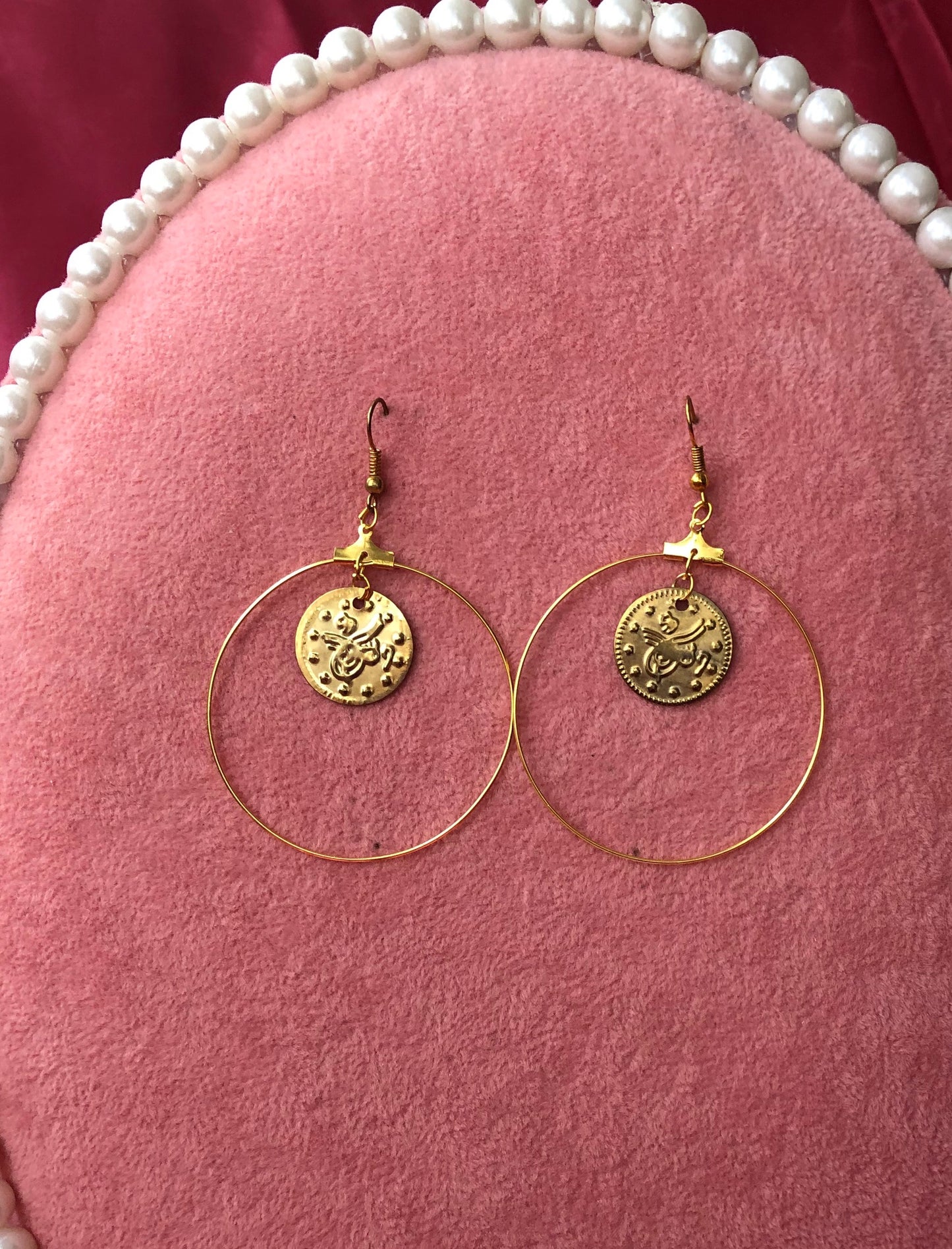 Coin middle hoop earrings