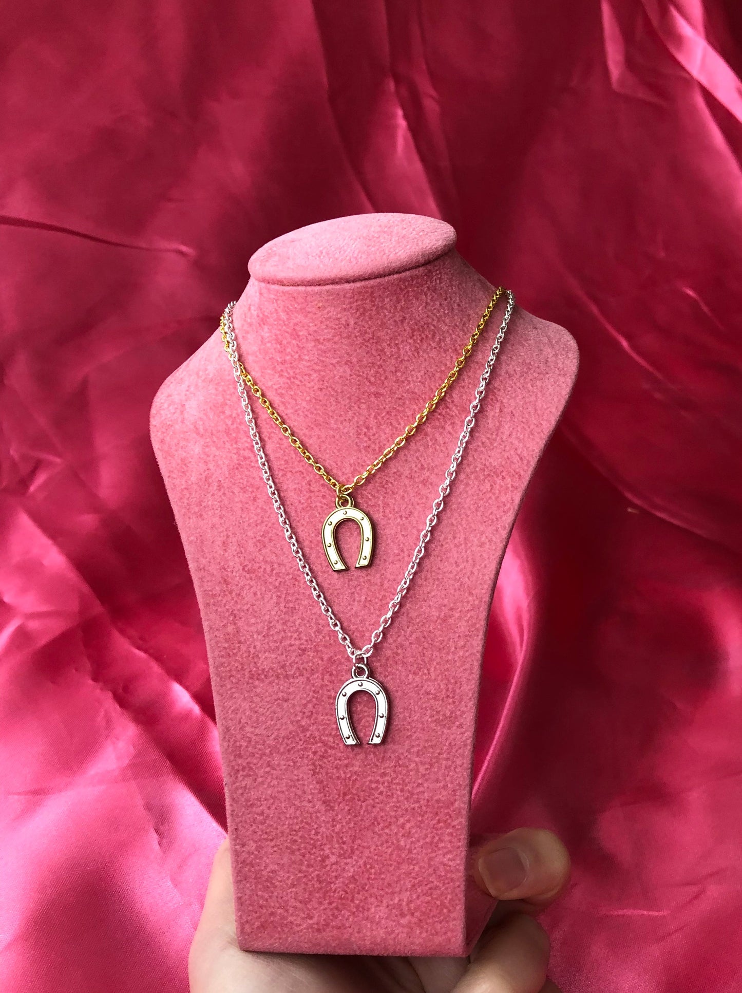 Horseshoe necklace