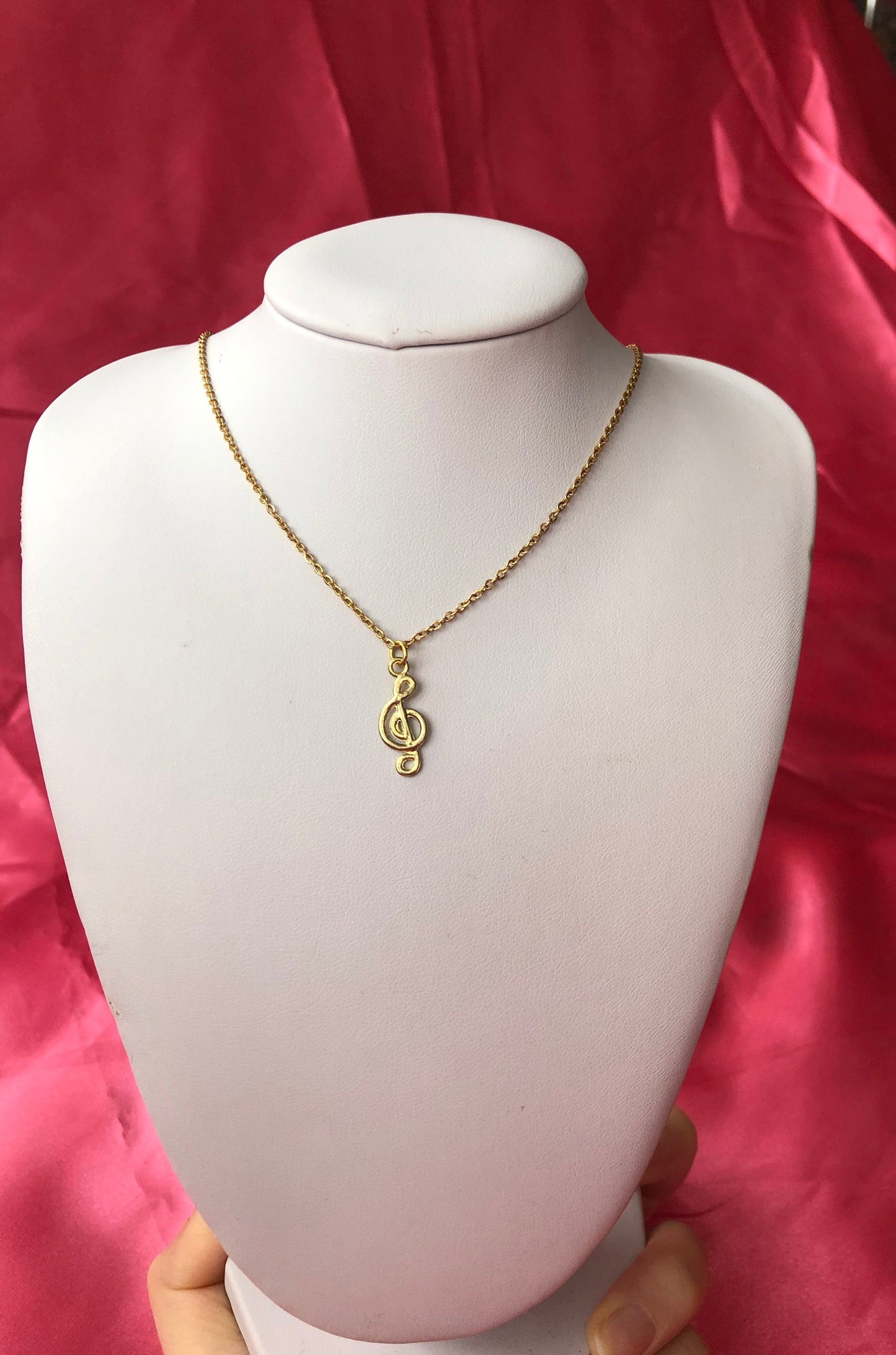Music note necklace